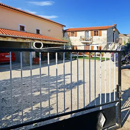 Maslina For Max 8 Persons With Garden, 12km From Porec 3* Baderna
