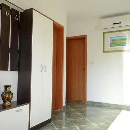 Maslina For Max 8 Persons With Garden, 12km From Porec Konukevi *