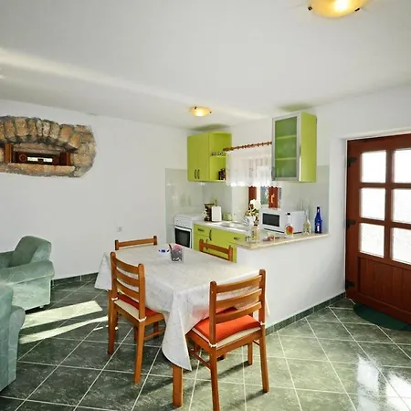 Maslina For Max 8 Persons With Garden, 12km From Porec Guest house