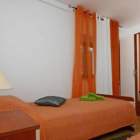 Maslina For Max 8 Persons With Garden, 12km From Porec