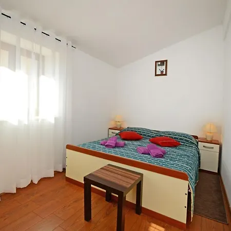 Maslina For Max 8 Persons With Garden, 12km From Porec Guest house