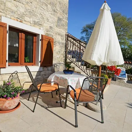 Maslina For Max 8 Persons With Garden, 12km From Porec