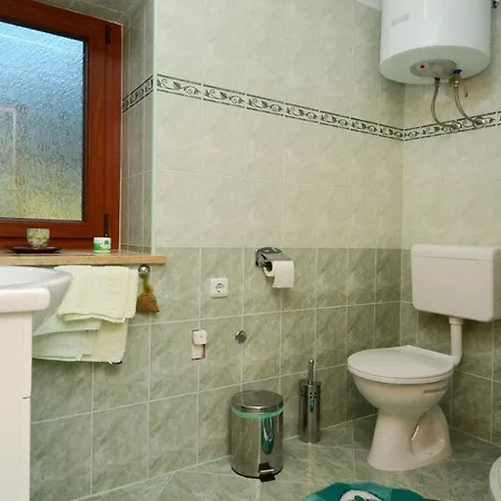 Guest house Maslina For Max 8 Persons With Garden, 12km From Porec Baderna