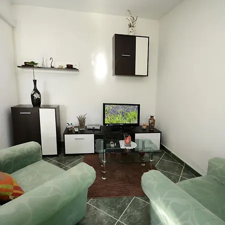Maslina For Max 8 Persons With Garden, 12km From Porec Baderna