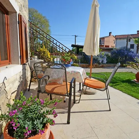 Maslina For Max 8 Persons With Garden, 12km From Porec *