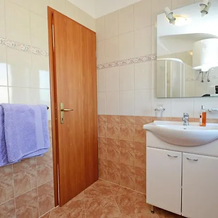 Maslina For Max 8 Persons With Garden, 12km From Porec *