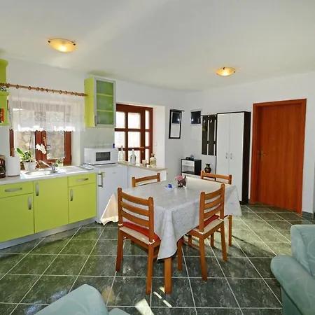 Maslina For Max 8 Persons With Garden, 12km From Porec