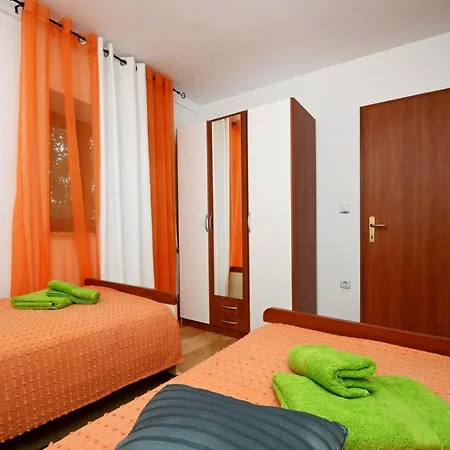 Guest house Maslina For Max 8 Persons With Garden, 12km From Porec *